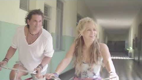 Carlos Vives, Shakira - La Bicicleta