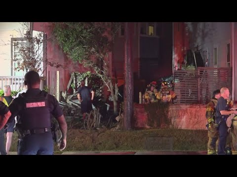 Driver dies after crashing car into home in northwest Houston, police ...
