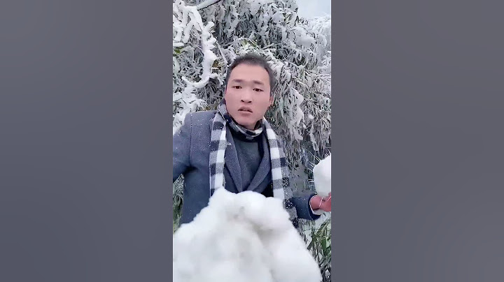 I want to play in the snow and you want to risk your life with me #funny#funnyshorts#funnyvideo