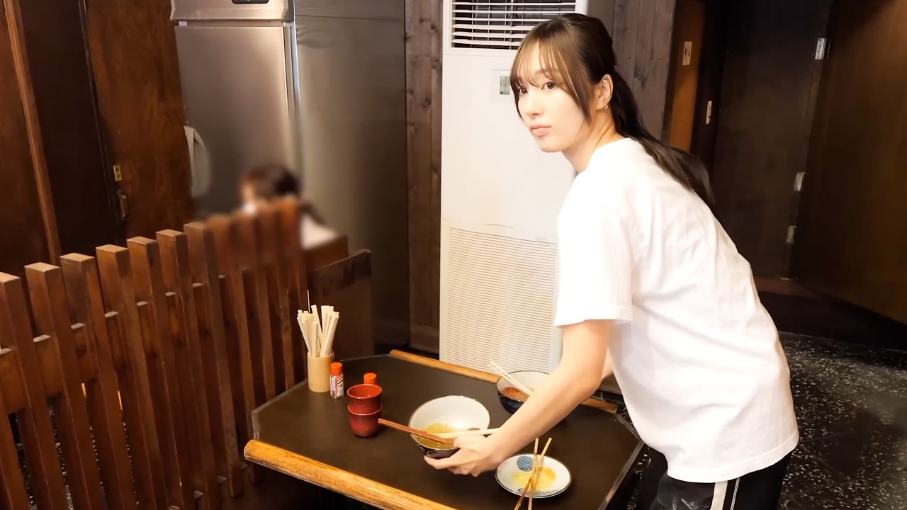 美しすぎるうどん看板娘が行列店をぶん回す！圧倒的なこだわり店主の父と娘の天ぷらうどん食堂物語