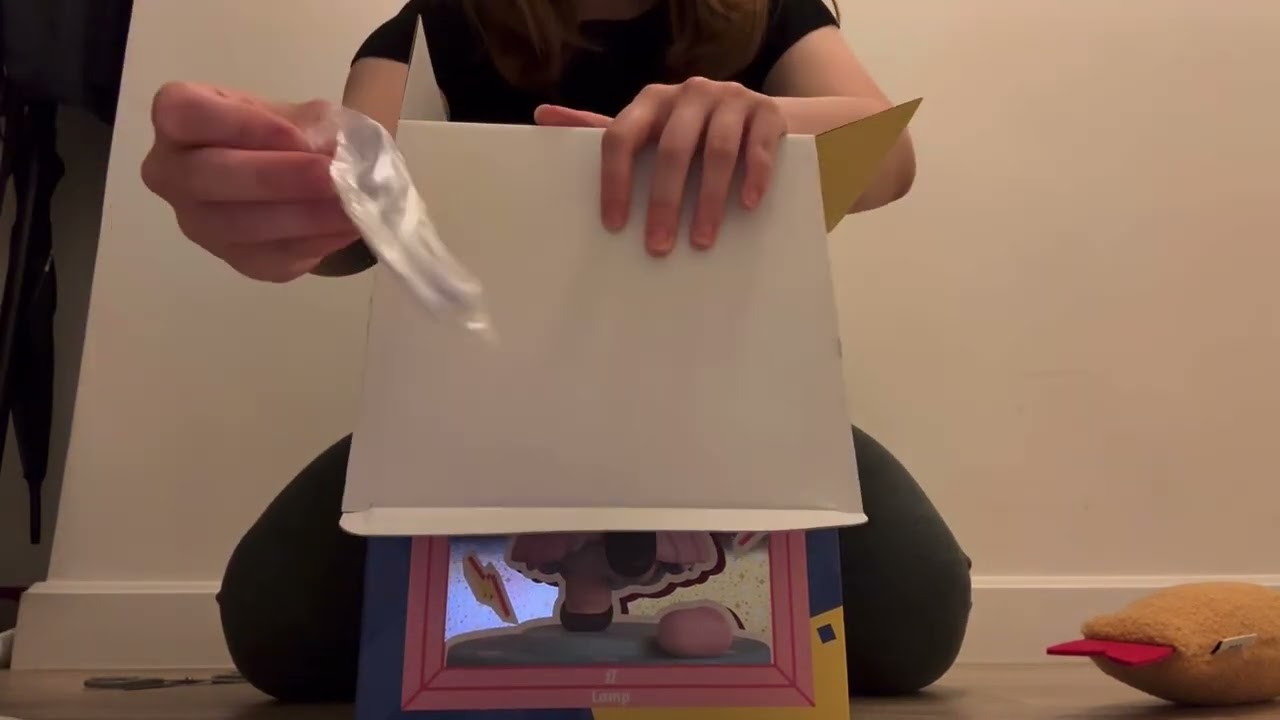 Crybaby shiny shiny lamp 燈 unboxing #popmart #crybaby #lamp
