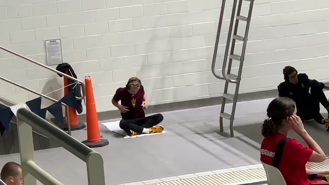 My view of the Léon Marchand pool deck warm-up for finals session (9 March 2024)