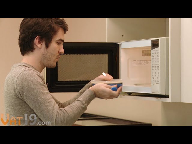 Cool Touch Microwave Bowl: Heat and eat all in the same bowl.