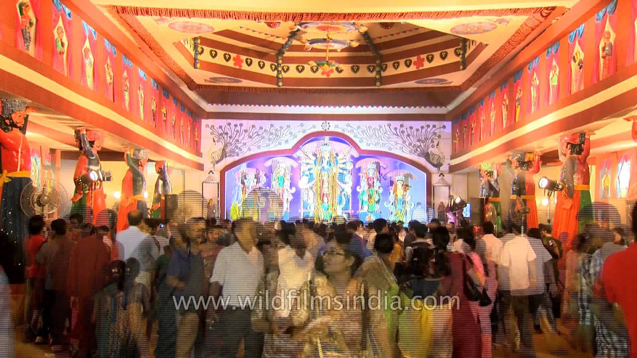 Durga Puja crowd time lapse: At CR Park