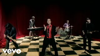 Watch Maximo Park Apply Some Pressure video