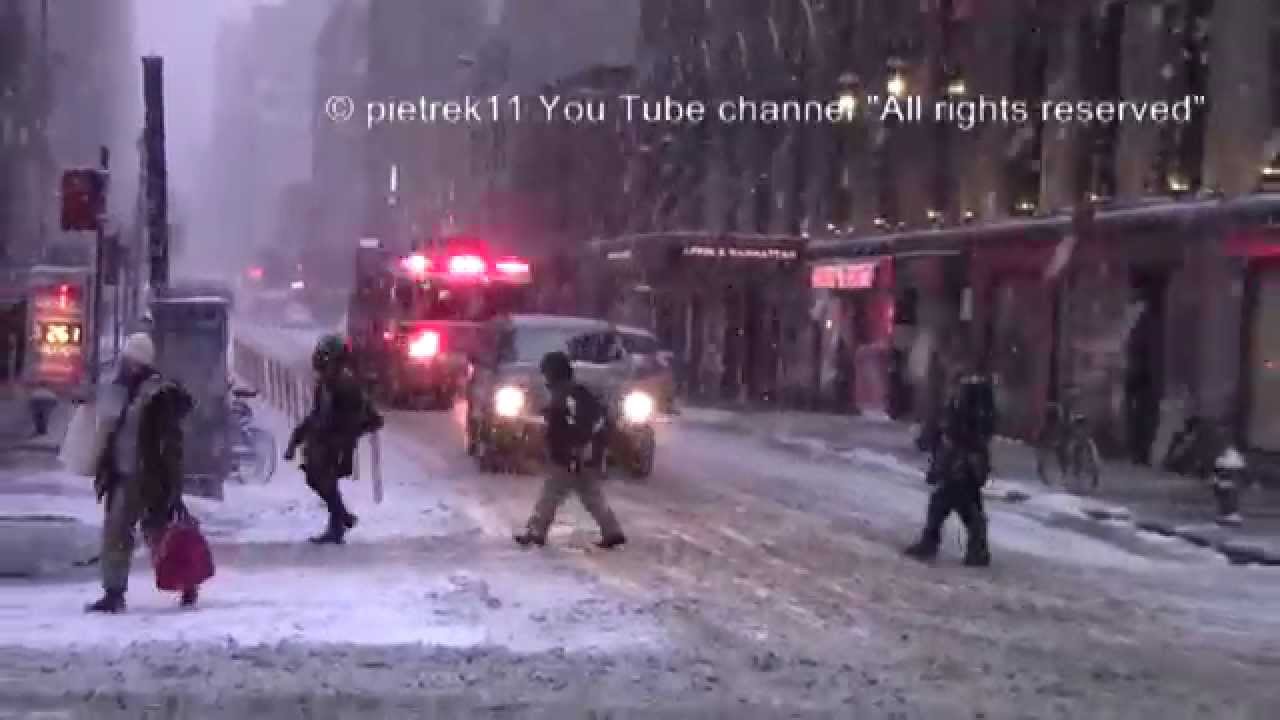 FDNY Fire truck responding in snow New York blizzard 2015 HD © - YouTube