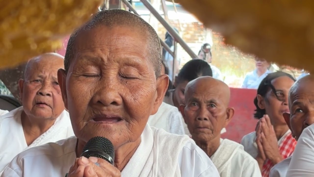 សហម្បតីព្រហ្ម​ ស្មូត​ដោយ​ឧបាសិកា​ សៀង​ ស៉ីម