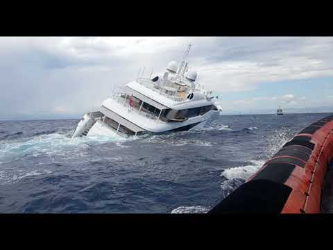 AFFONDA YACHT DI 40 METRI AL LARGO DI CATANZARO MARINA