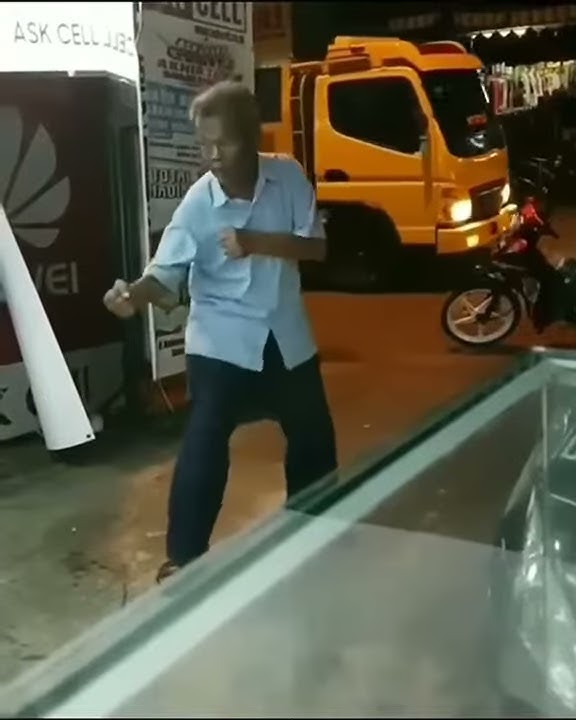 KAKE PEMBERANI NGAMUK DI COUNTER HP