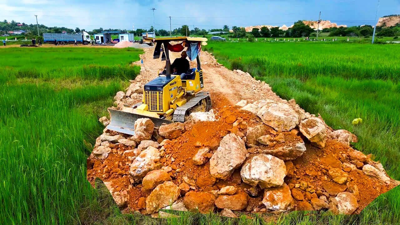 Huge Updated ! Nicely Building Road Constructions Komatsu Bulldozer Pushing Rock & Soil Delete field