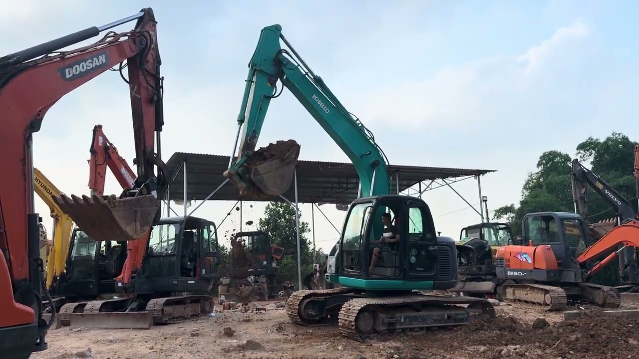 Kobelco SK135-1ES Japanese import masterpiece just arrived - YouTube