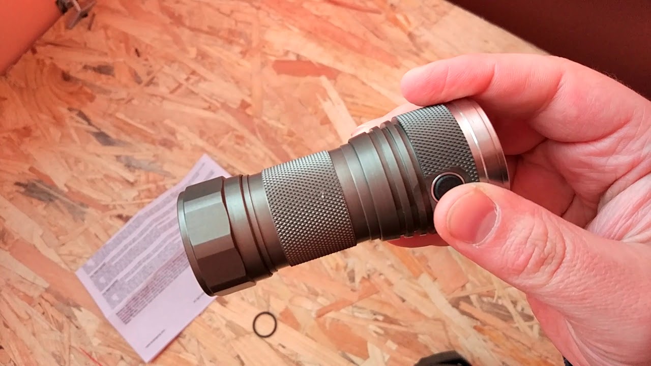 DQG Tiny - "крошка" EDC фонарь под 26 650