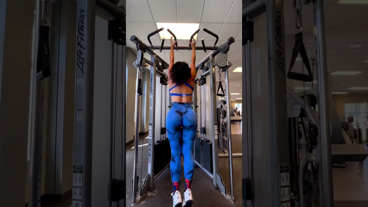 going hard at the gym till i look like an early 2000s video vixen #shorts #gym #gymmotivation
