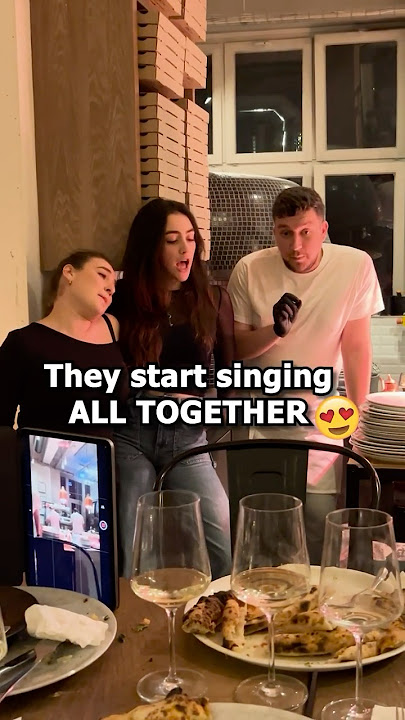 BELLA CIAO in Italian Restaurant - Full Version! 😍