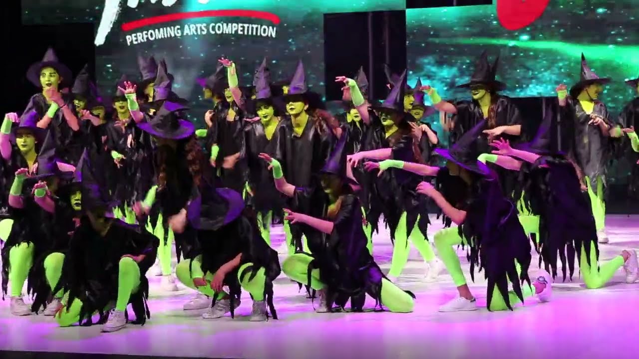 המכשפה מהמערב -סטודיו דנסינג