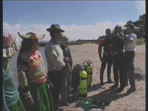 ⁣Buceo en el Lago Titicaca en búsqueda de la rana kaira.wmv