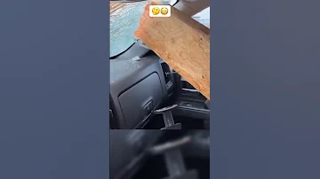 حوادث الطرق سائق مركبة ينجوا من موت محقق 