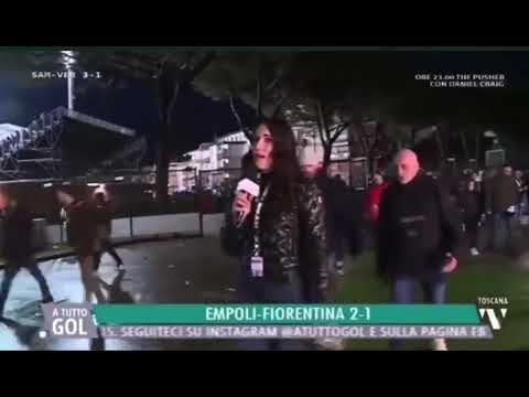 Pacca sul sedere a inviata dopo Empoli Fiorentina. Conduttore in studio: "Non te la prendere"