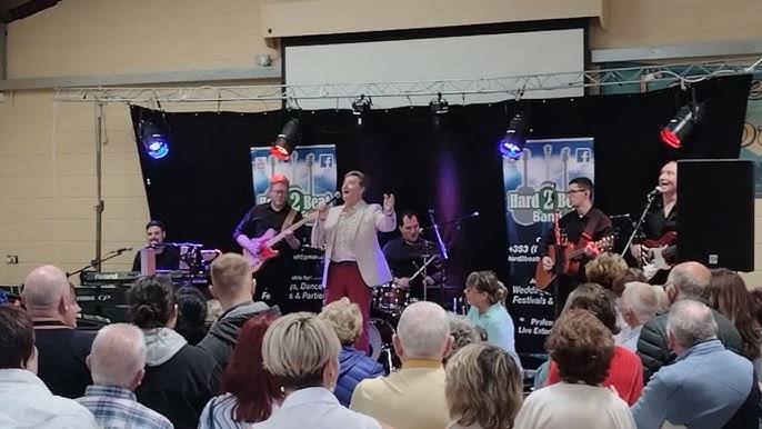 Daniel O'Donnell - Down At The Lah De Dah (Dunlewey Charity Day '22) - YouTube