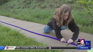 Utah elementary schoolers connect one mile of cubes to break world record