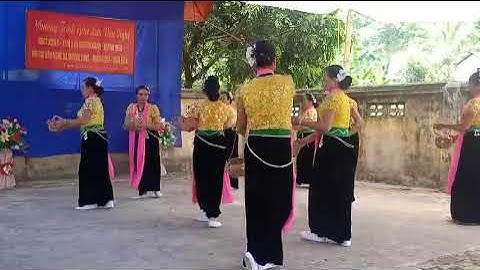Múa Hái Rau, đội VN Mường Tùng, Mường Chà, Điện Biên. GL tại Quỳnh Nhai