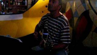 Liranta canta no bar pé leve, no.1