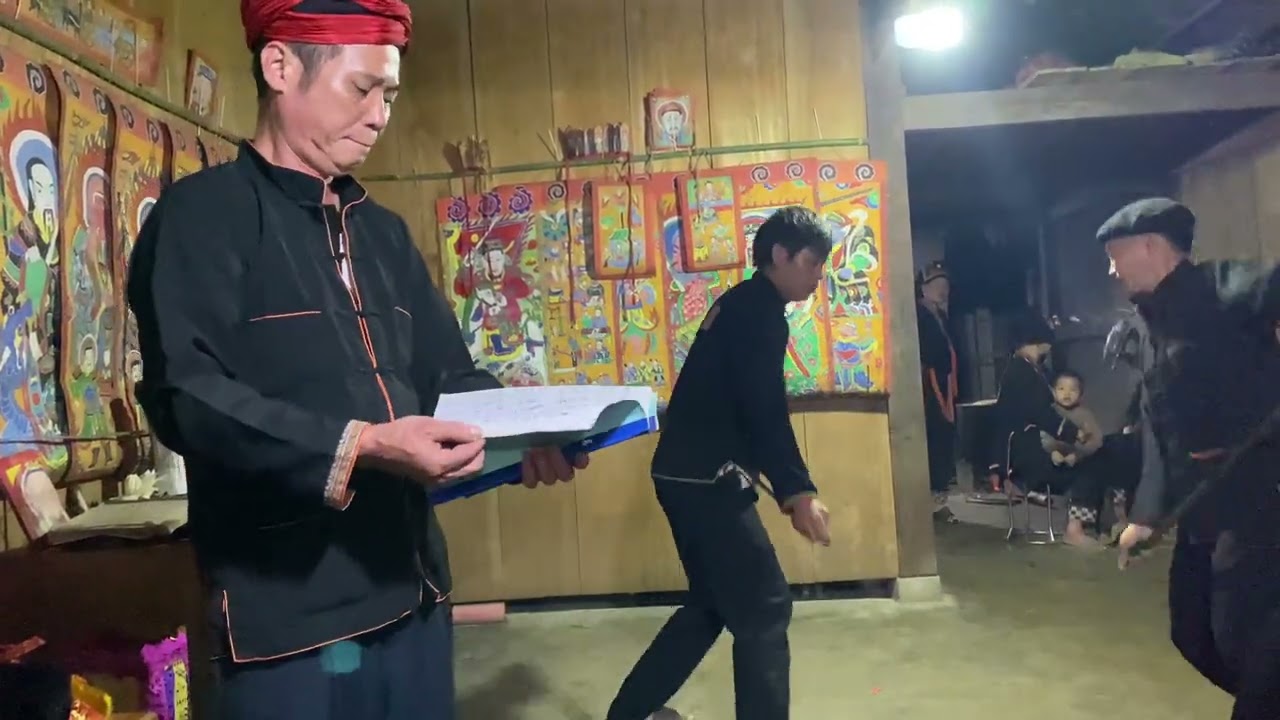 Cấp sắc 3 đèn  của người Dao đỏ tại xã mỏ vàng huyện văn yên tỉnh yên bái .