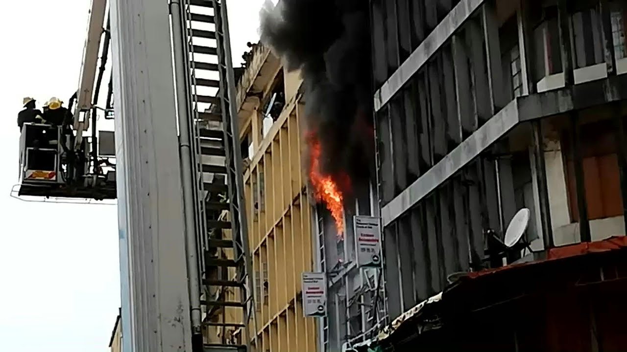 Fire breaks out in the business district of Lagos, Nigeria | AFP
