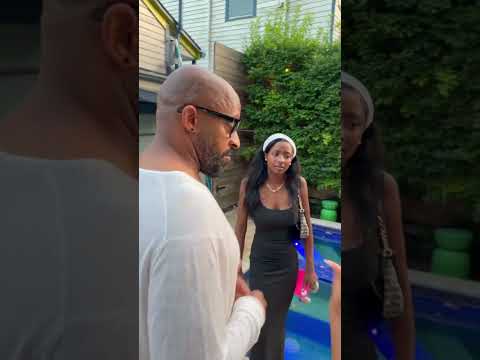 Larry & the family arrives at the $6k Airbnb that Bethany complained about