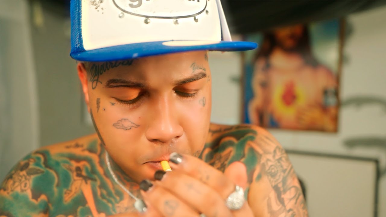 Watch Treintisiete ❌ Puntico 37 - Mi Sicaria Mala👿💔 (Video Oficial) on YouTube