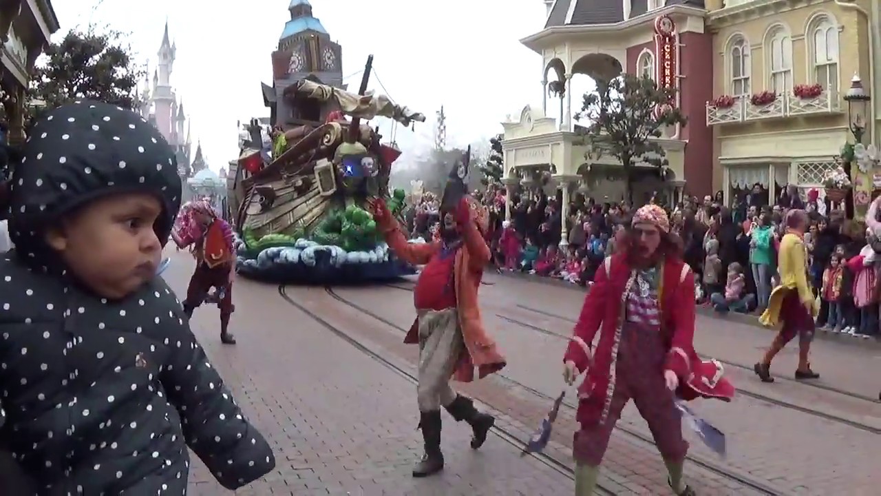 Disneyland Paris Fantastic Parade 2016