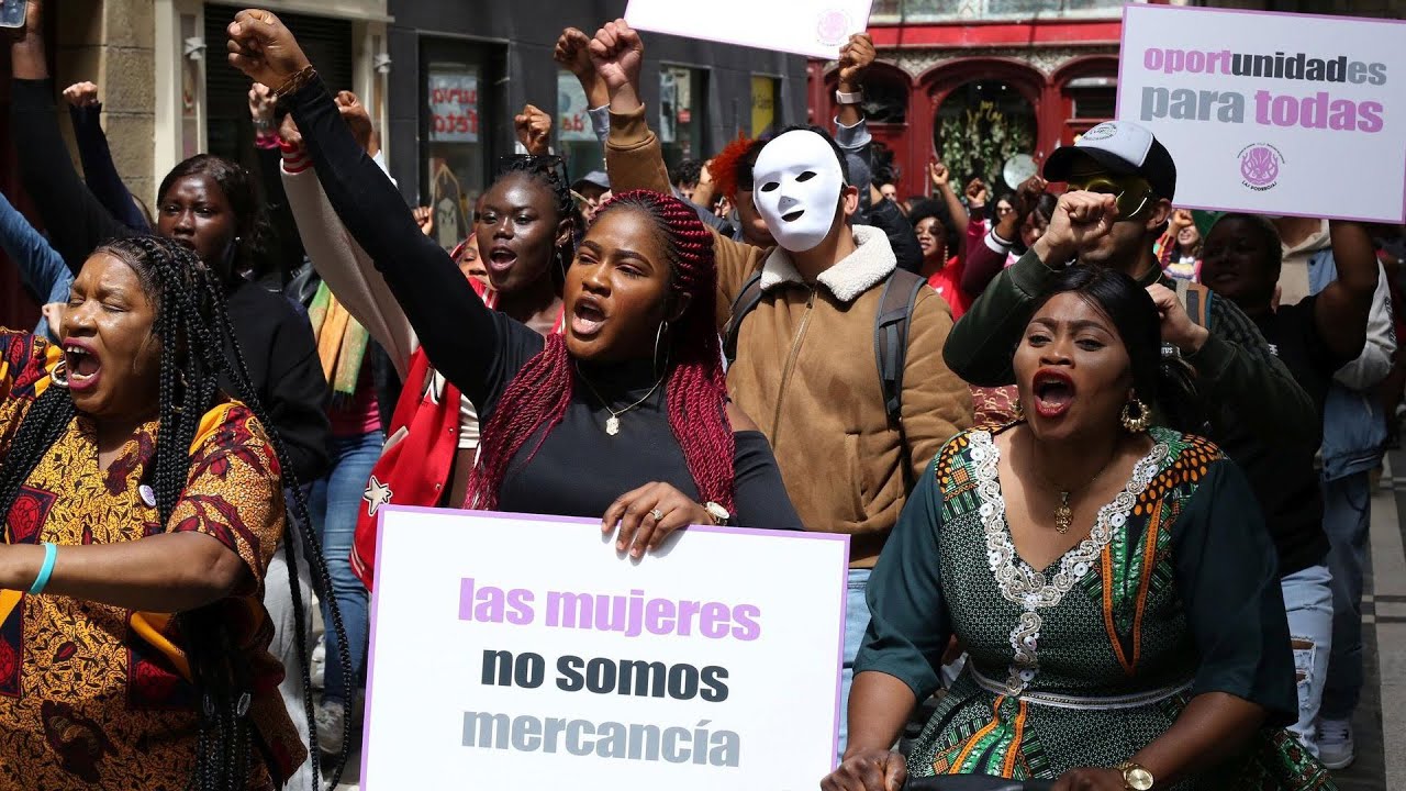 ¡Stop Trata! - Nueva canción de Las Poderosas y Suakai.