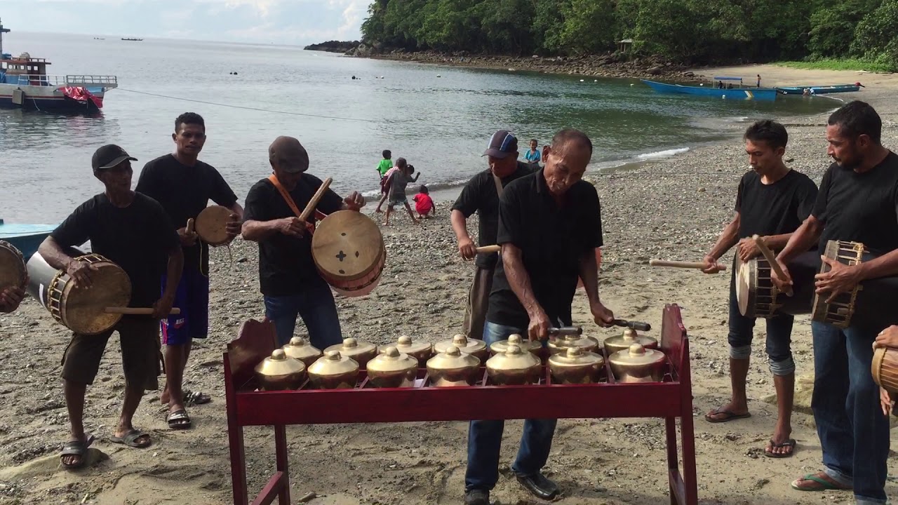 MUSIK TIFA TOTOBUANG BERBICARA DENGAN ALAM; Goro-Goro ne - Om Cemu dkk.