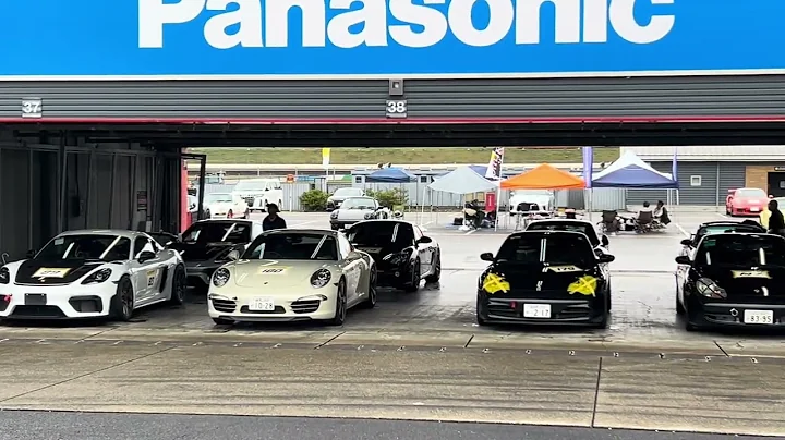 ピットにはポルシェがズラリ ポルシェデー2025 Porsche Day モビリティリゾートもてぎ