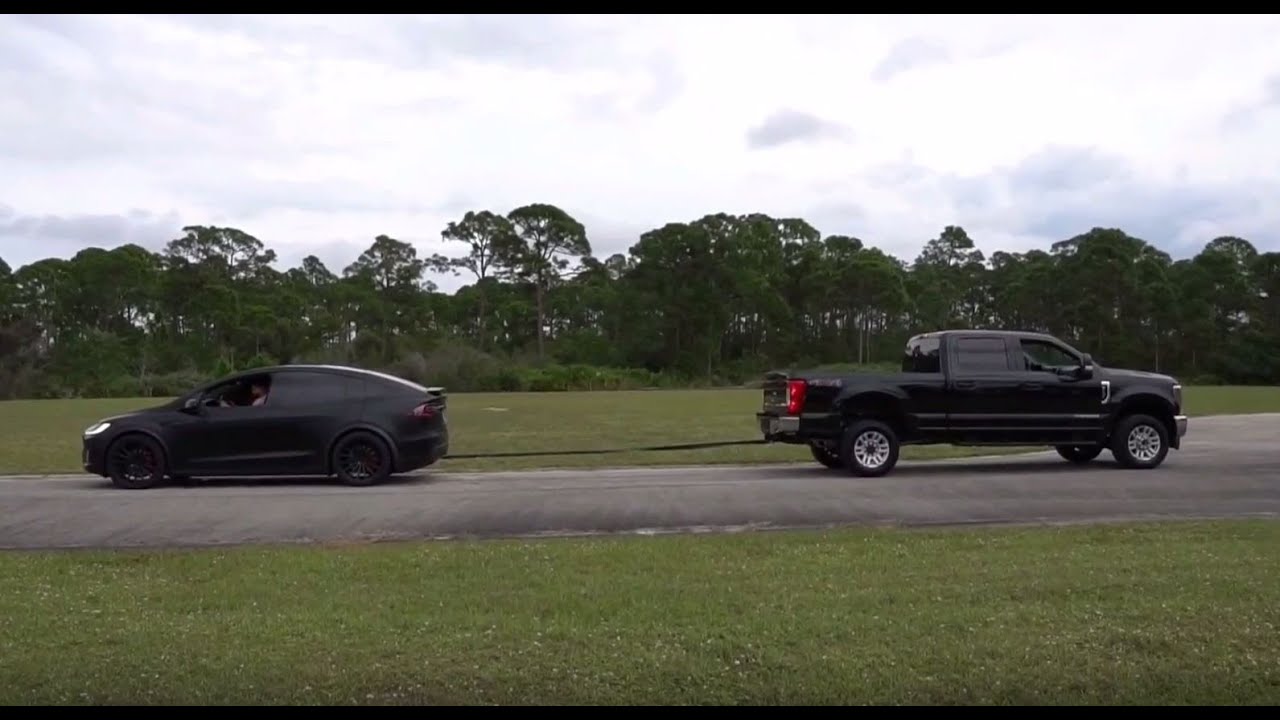 Tesla Model X VS. Ford F250 - YouTube