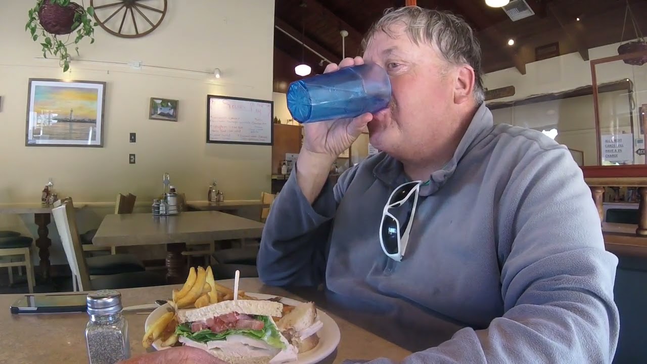 07/25/2023 Now Jerry gets to eat his turkey sandwich & Fry's sofar he Road 11.53 miles pt2
