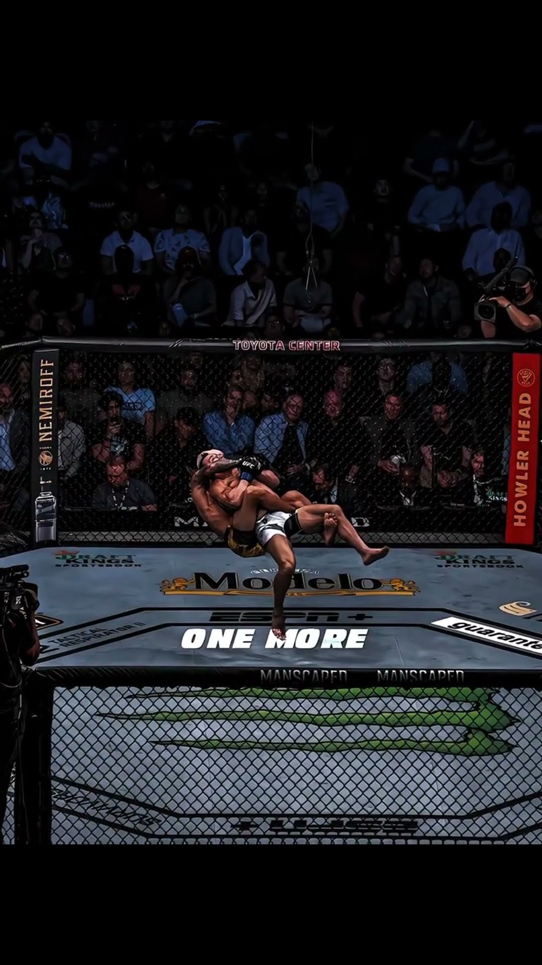 Top stand-up and top Jiu-jitsu clash # Oliveira vs. Chandler # Oliveira # Chandler # Superburning