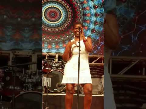 Ninajijua #crystalasige