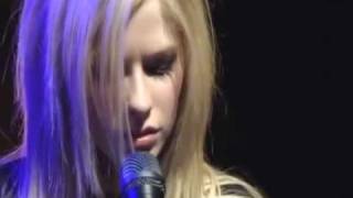 Download Lagu Avril Lavigne -  Slipped away (traducia al español) [LIVE] MP3