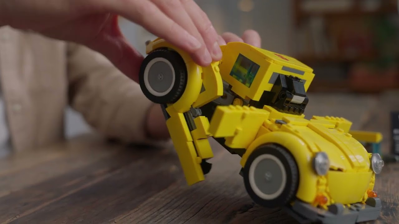 LEGO Icons: Bumblebee 10338, 18 ani+, 950 piese