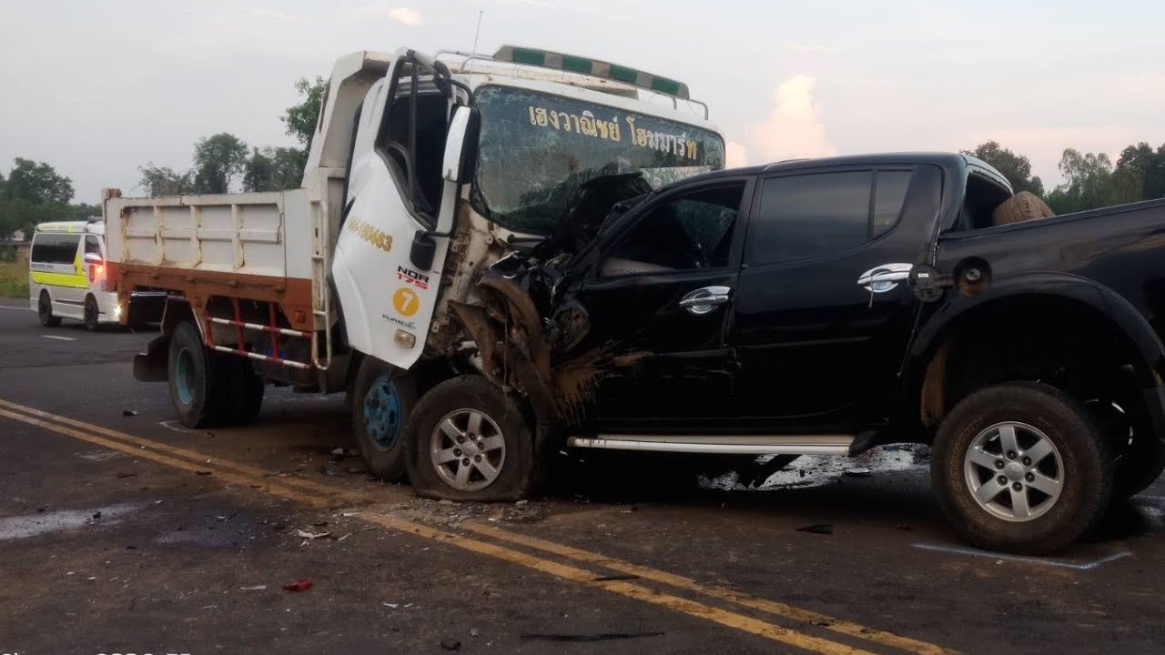 รถกู้ภัยสว่าง 20-82นำอุปกรณ์ตัดถ่างสนับสนุน เคสติดภายใน กระบะ+6ล้อ อ.ละหานทราย