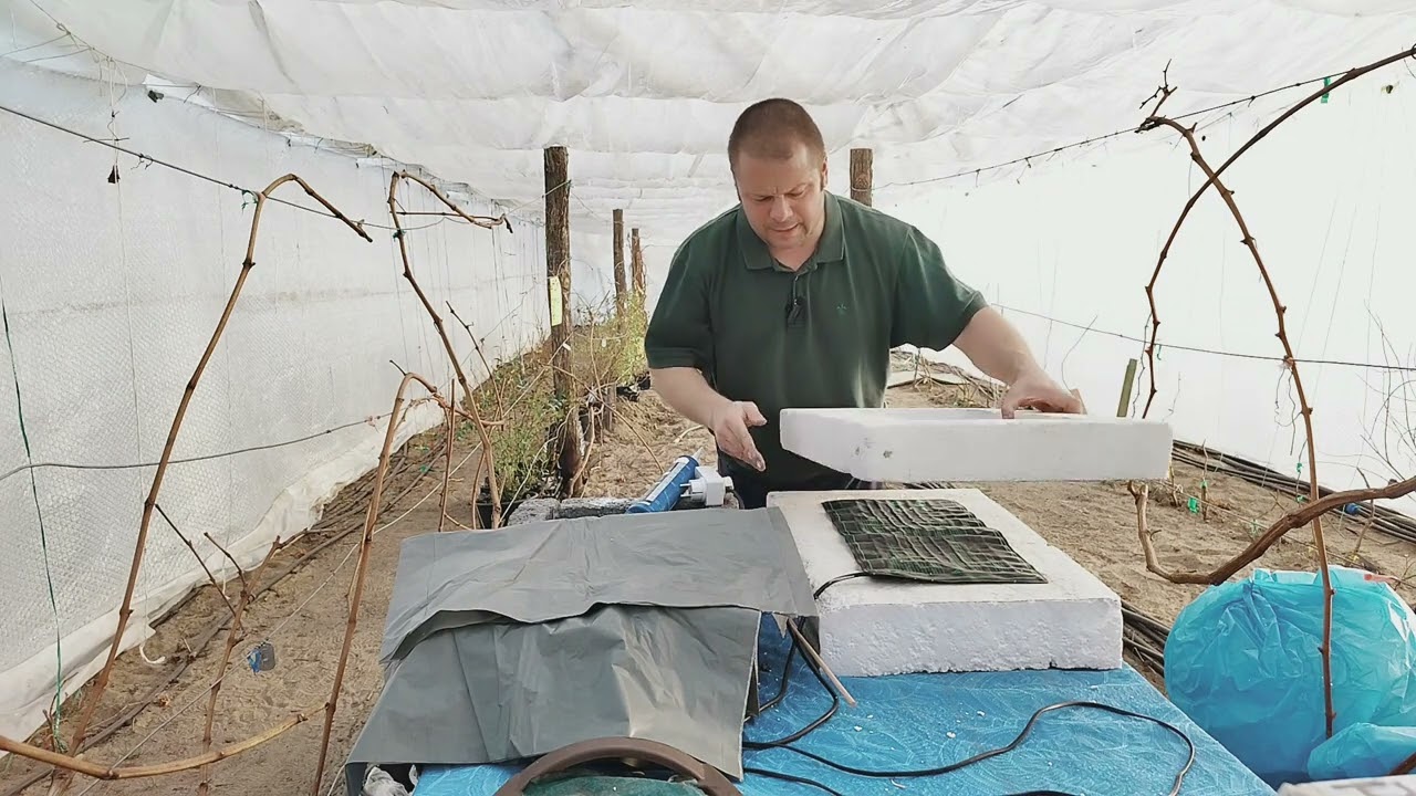 A szőlővesszők előkészítése, tárolása. Gyökereztető inkubátor építés. Értékes nyeremény!