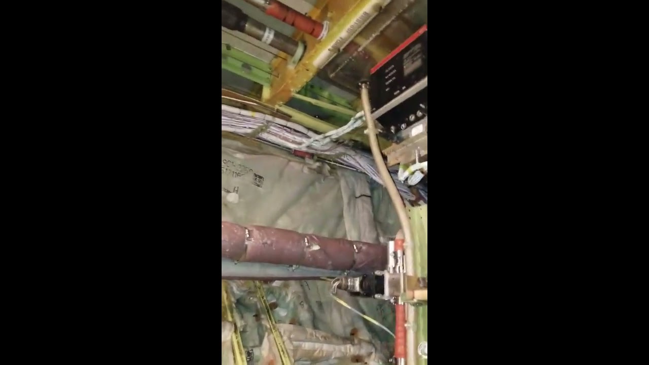 BOEING 737 Electronic and Equipment (E&E) Bay, YouTube