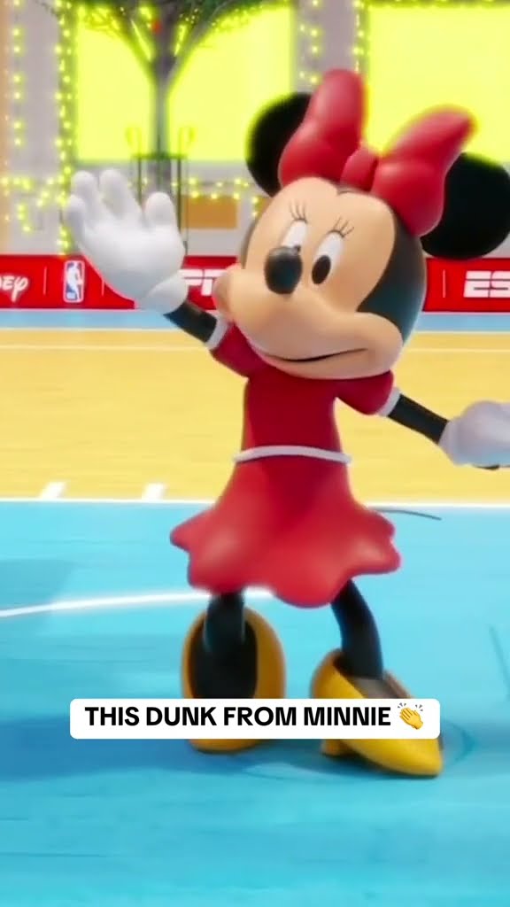 Minnie Mouse wins the slam dunk contest‼️