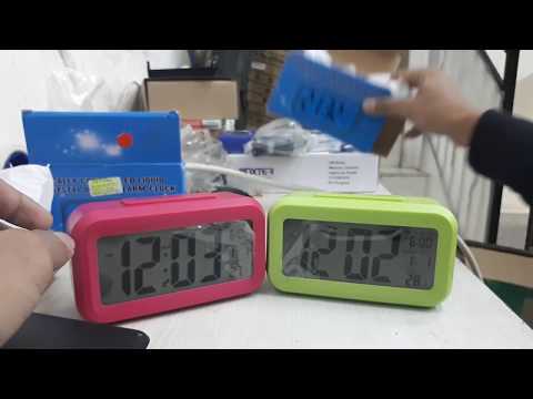 Video: Jam Bercahaya Elektronik Desktop: Jam Digital Yang Dioperasikan Dengan Baterai Dengan Penerangan Malam Hari, Dengan Termometer Dan Angka Bercahaya, Lainnya