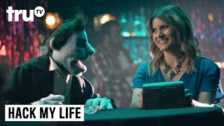 When a beautiful life hack expert and mysterious detective go on blind
date, sparks will fly. or is that just static cling? trutv the
happytime murde...