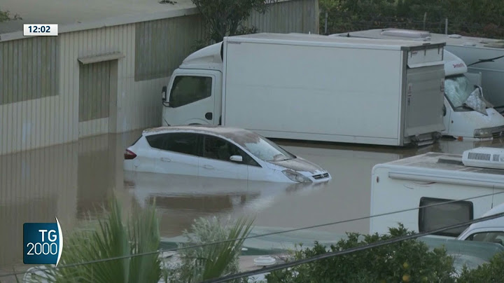 Alluvione Spagna, quasi 100 morti. Strade come fiumi