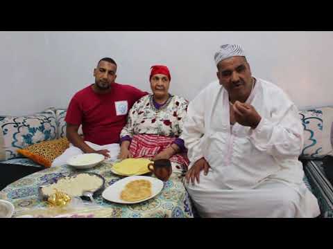 شوفو نيبا مع عياشية تيقولو ليكم عواشر مباركة 