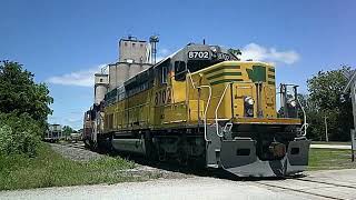 REE202005043 BNG EWLX 8702 SD40T 2 southbound 20 May 2020 01 59PM Rome KS by Ronald E Estes