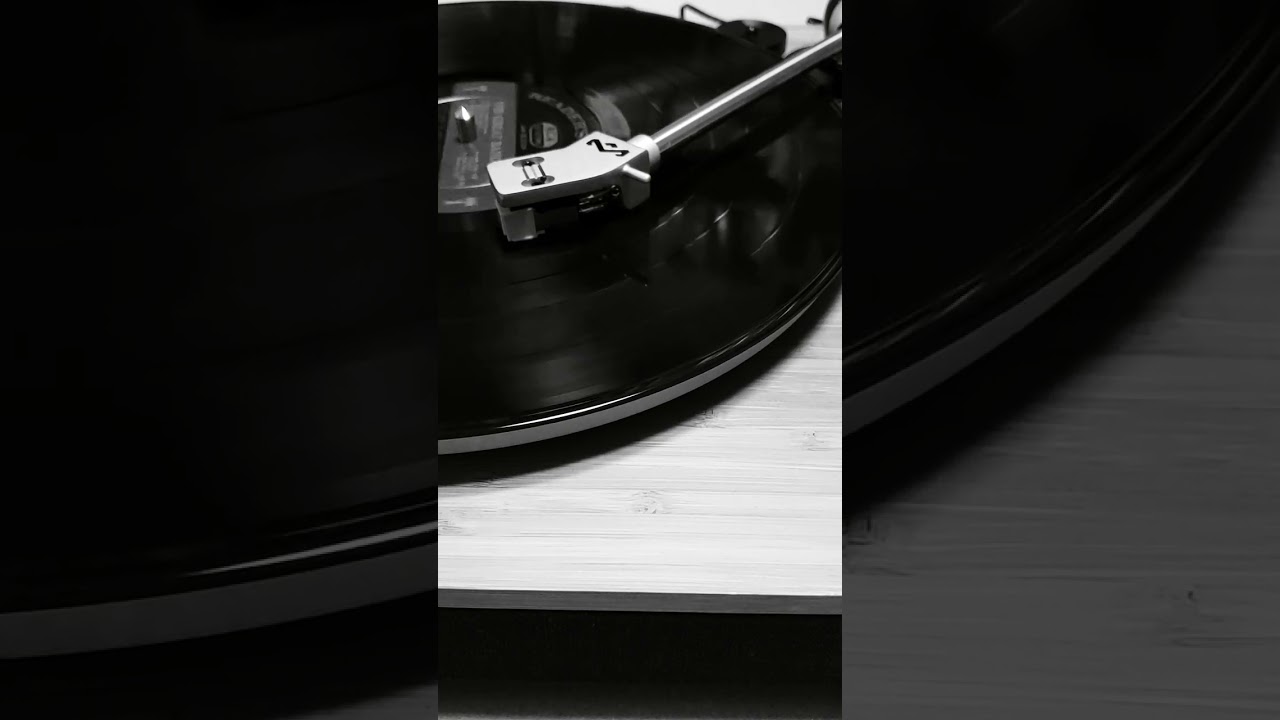 Hop, Skip and Jump (1945년, The Great Band ERA, 1936-1945,  연주 : Artie Shaw and His Gramercy Five)